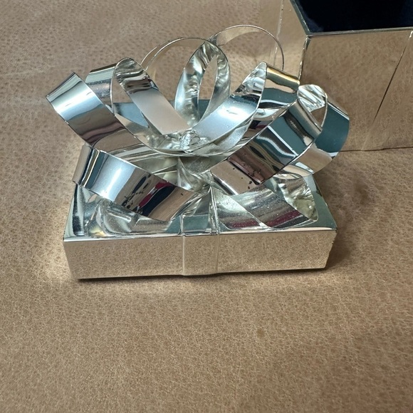 Brass Gift Box Present Christmas Decor / Storage Solid Heavy 3D Opens - Picture 6 of 11